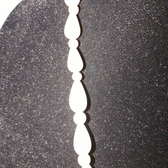 Vintage Cream Faux Pearl Teardrop Bead Necklace With Ornate Silver Tone Clasp 20 - Picture 5 of 5